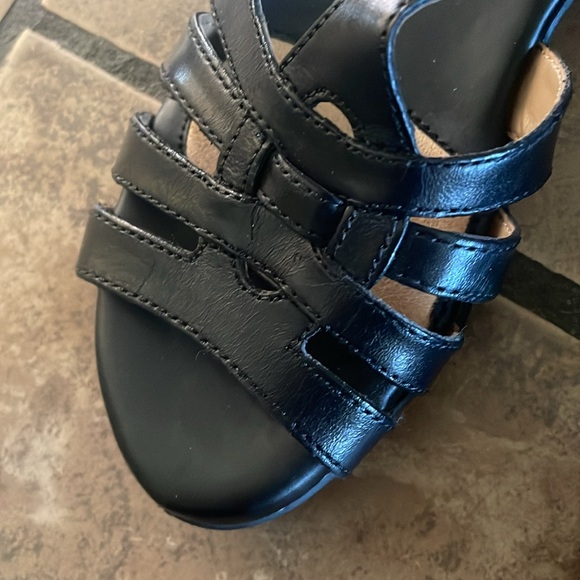 Women’s Naturalizer black shoes - Picture 5 of 6